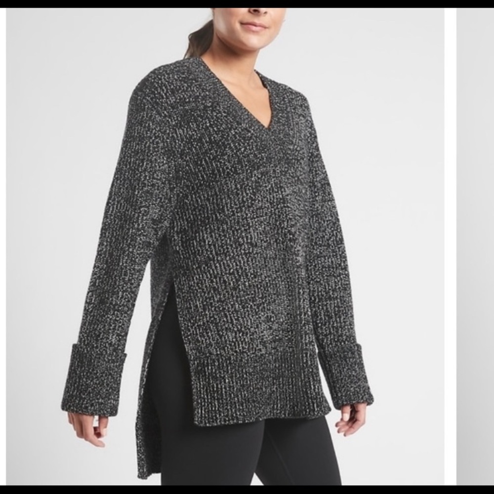 Athleta Shasta black and white marbles vneck sweater. Size S